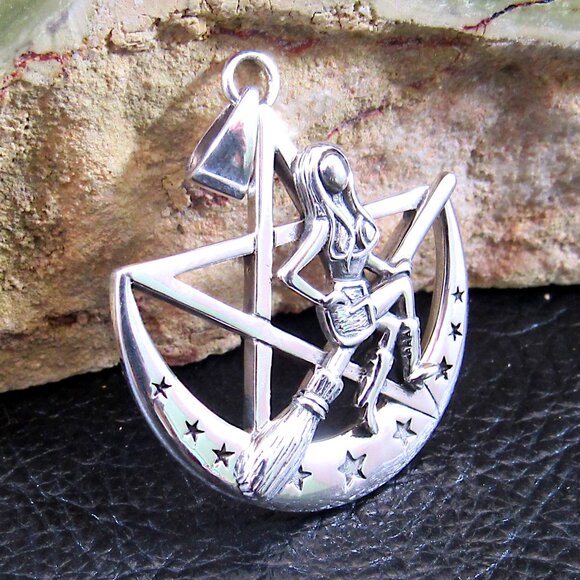 Solid 925 Sterling Silver Salem Witch on Broom Crescent Moon Pentagram Pendant - Picture 1 of 9